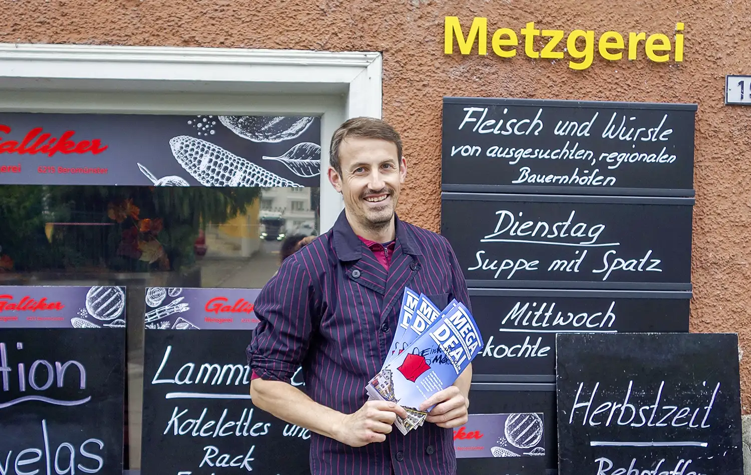 Andy Galliker mit dem Mega Deal-Flyer